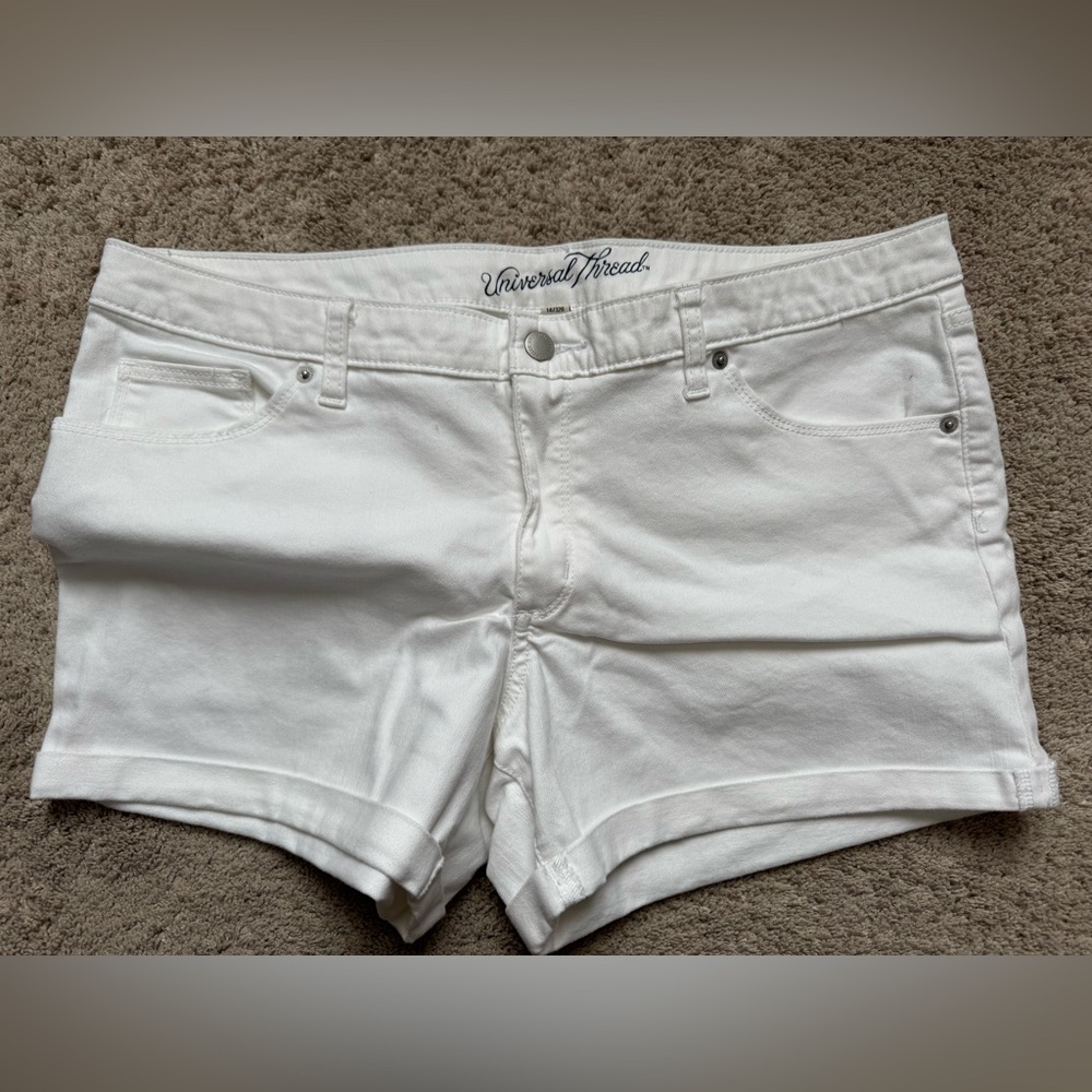 Universal Thread White Denim Shorts Size 14 Mid Rise Summer
